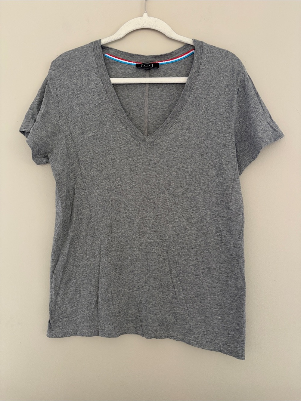 AYR Gray V-Neck Short Sleeve Tee XS